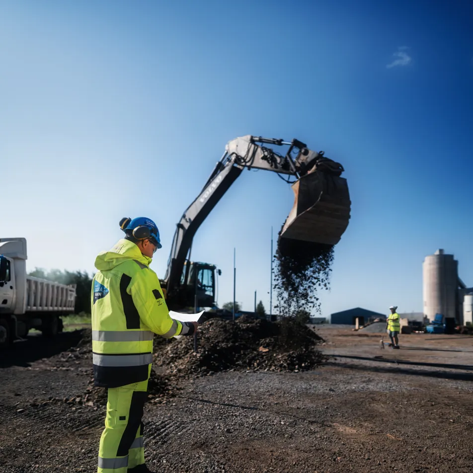 Första Grävskopan För Framtidens Hamn Foto Jacob Nilsson Brightnest